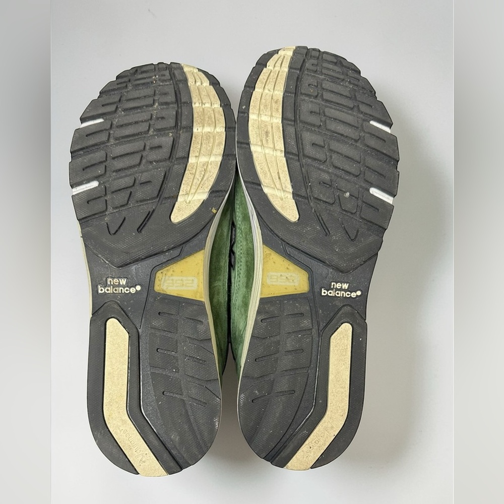 New Balance M992JJ Green and Black Sneakers - Picture 6 of 11